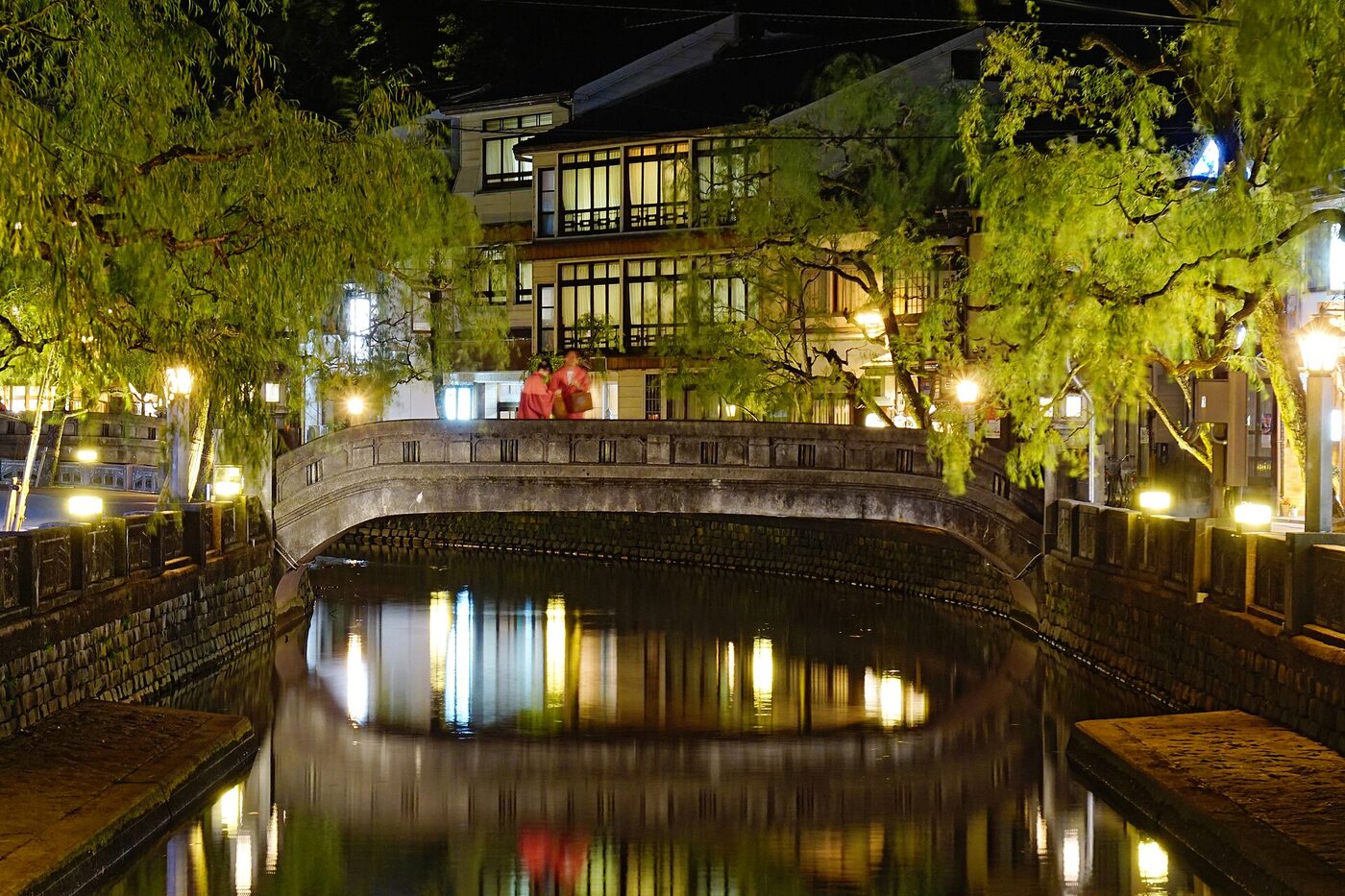 Best Onsen Towns for Stunning Autumn Leaves in Japan This November