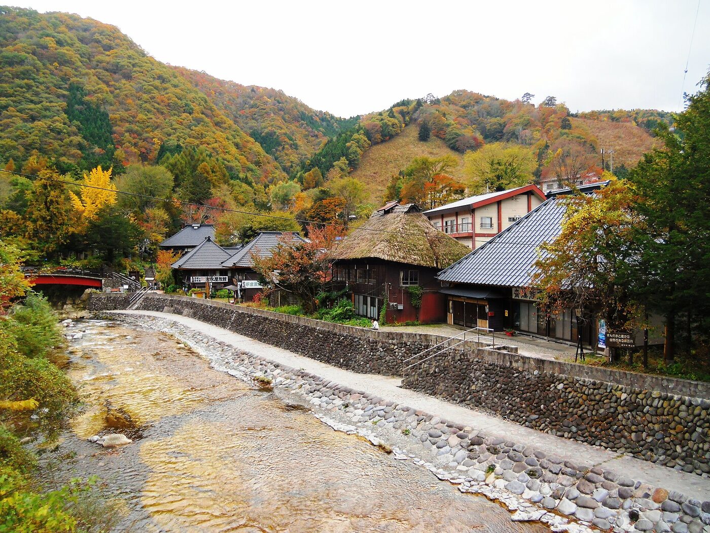 Serene Mountain Views: Onsen Rotenburo With No Buildings in Sight