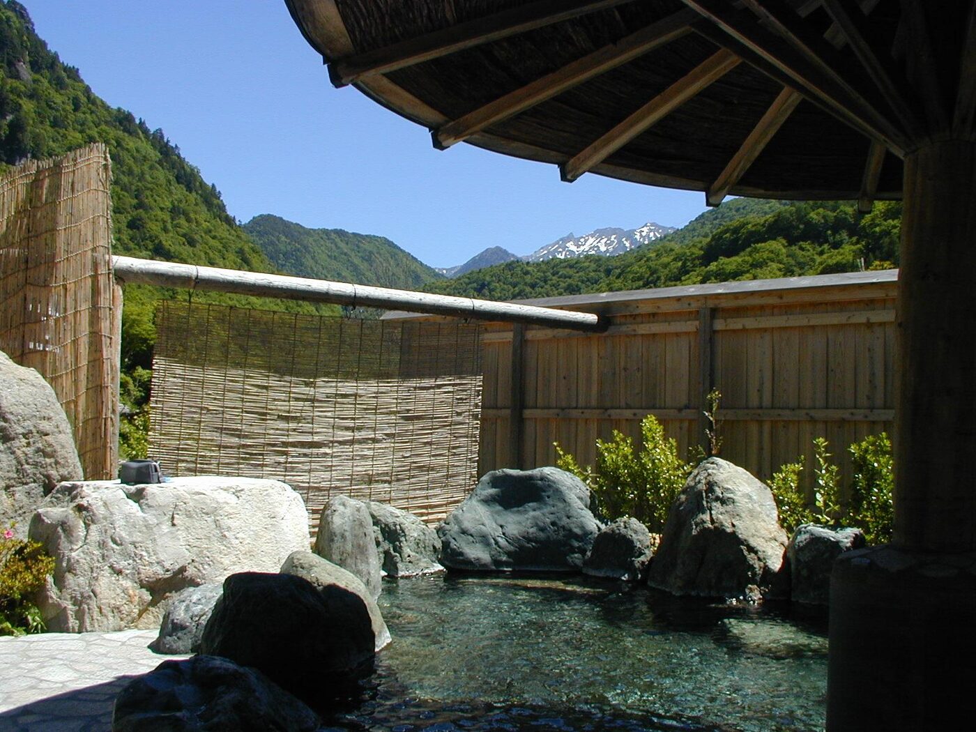 Your Ultimate Day Trip: Takayama to Okuhida Onsen for Stunning Rotenburo